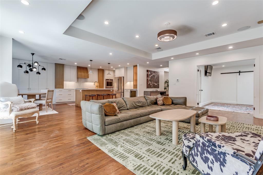 7838 Southwestern Boulevard