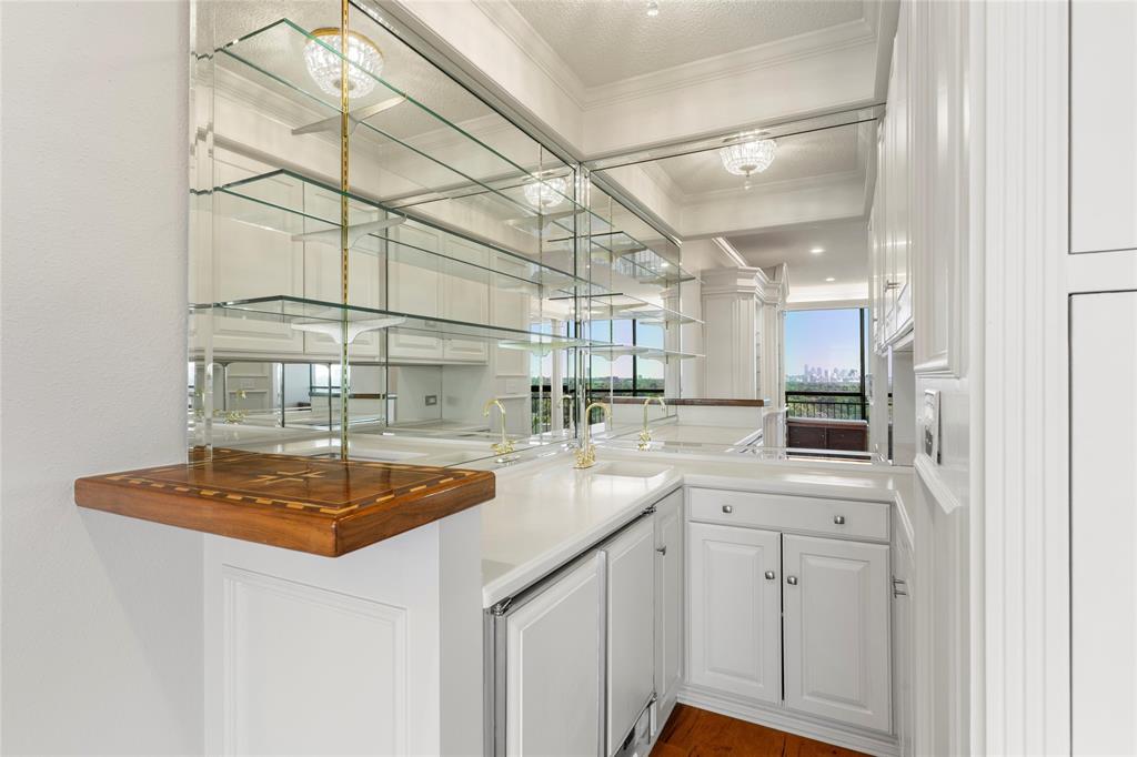 Athena Condo - Residential