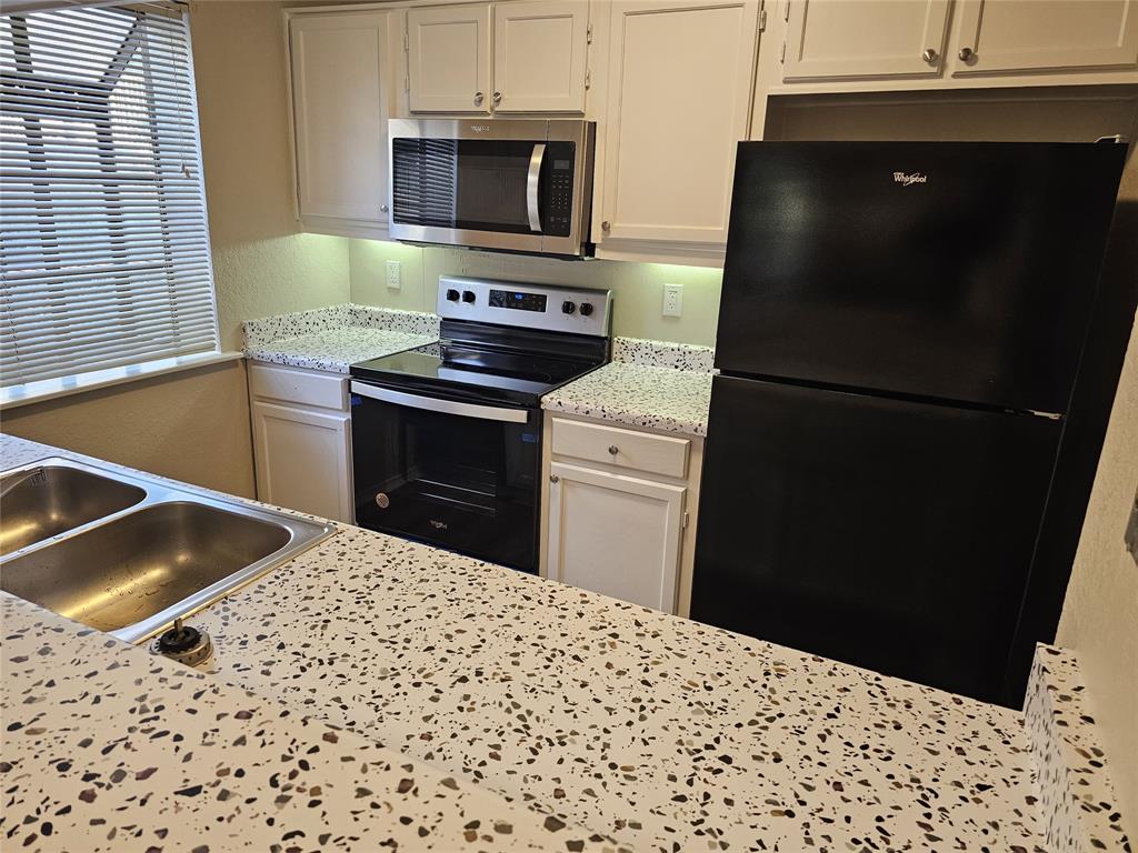 Crestbluff Condo - Residential