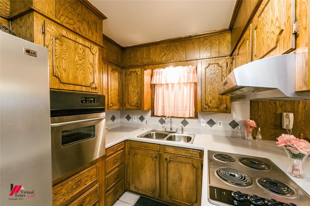 Photo of 2209 Murphy Street, Shreveport, LA 71103 (MLS # 21208463)