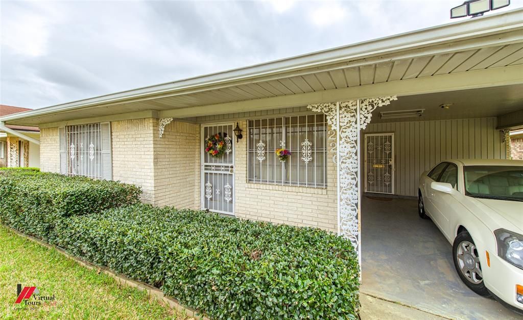 Photo of 2209 Murphy Street, Shreveport, LA 71103 (MLS # 21208463)