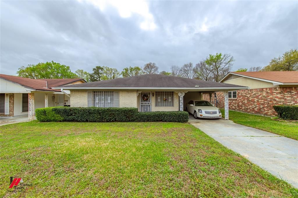 Photo of 2209 Murphy Street, Shreveport, LA 71103 (MLS # 21208463)