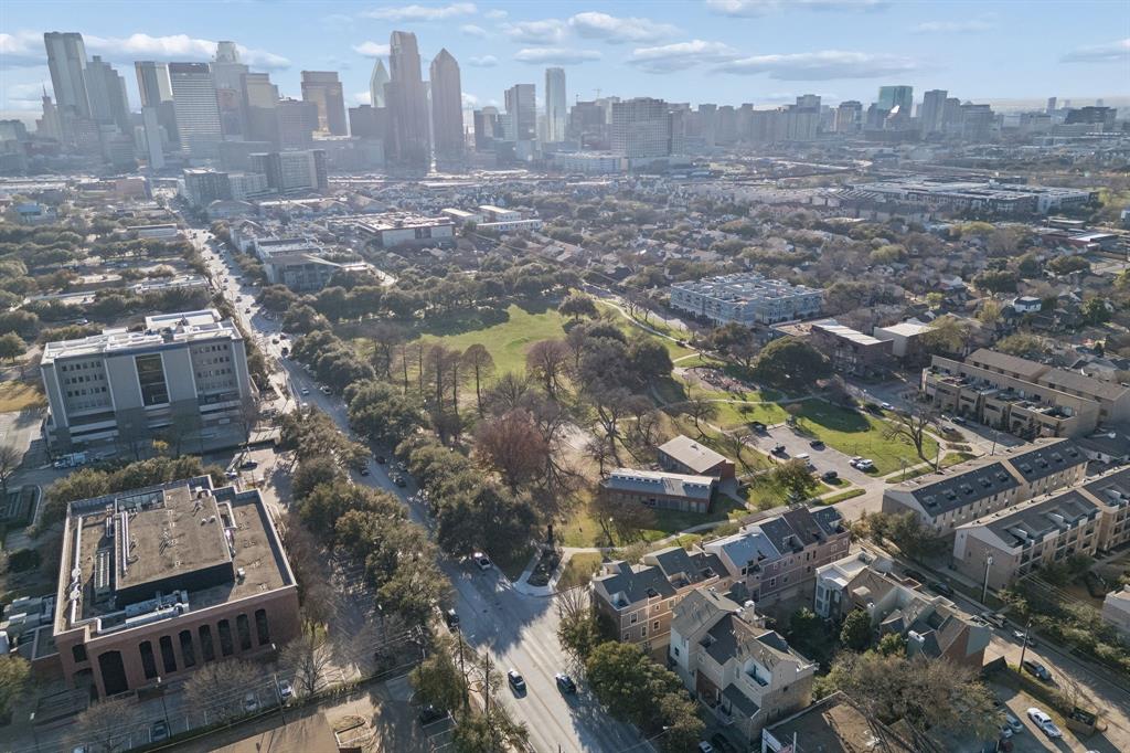 Firestation 1333 Ph 01 Condos - Residential