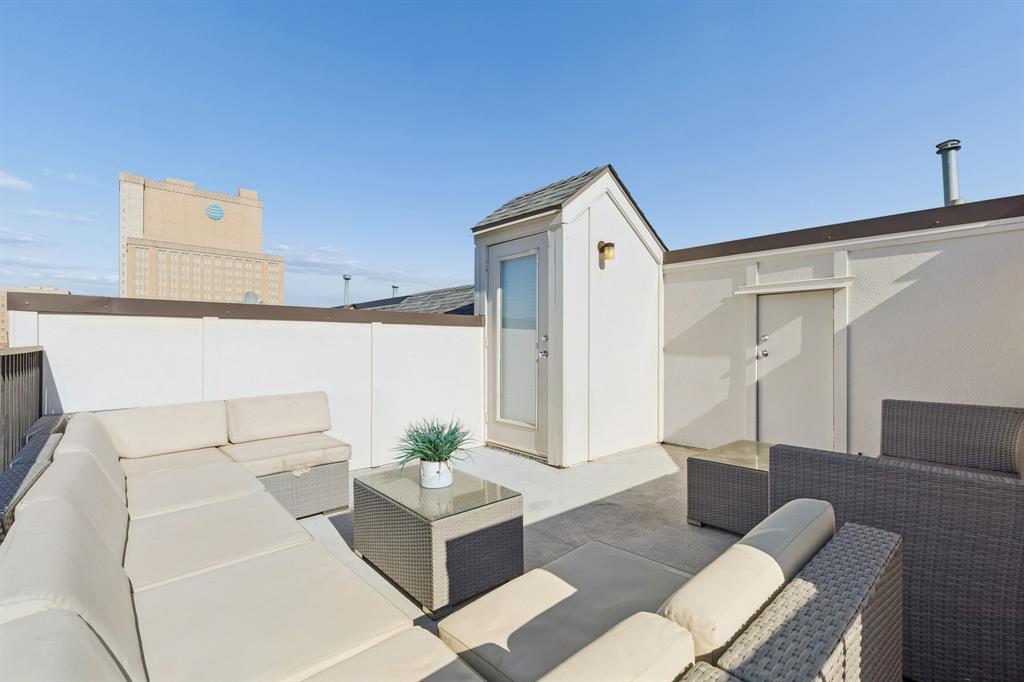 Firestation 1333 Ph 01 Condos - Residential