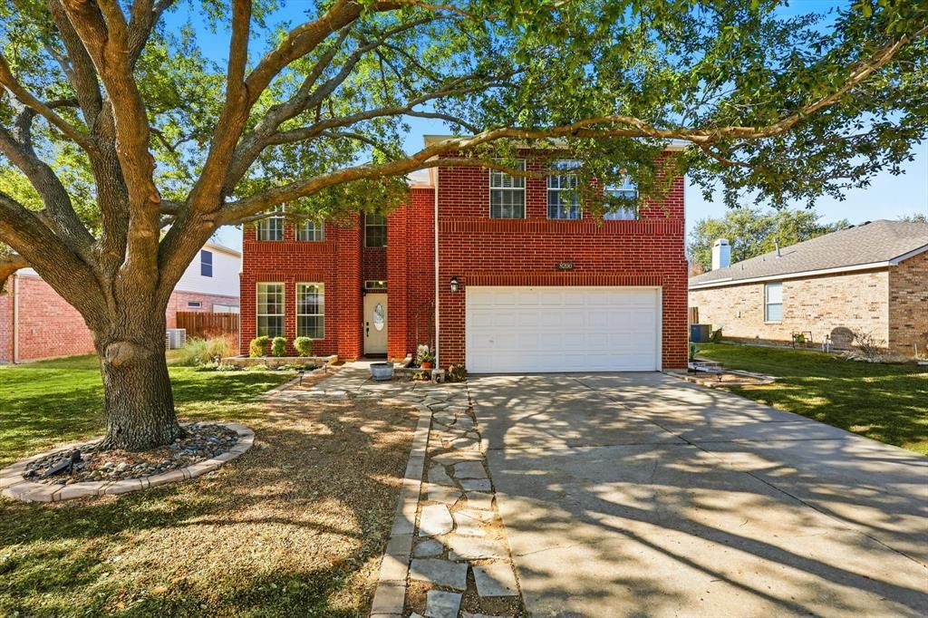 Photo of 8200 Mirror Rock Lane, Denton, TX 76210 (MLS # 21161913)