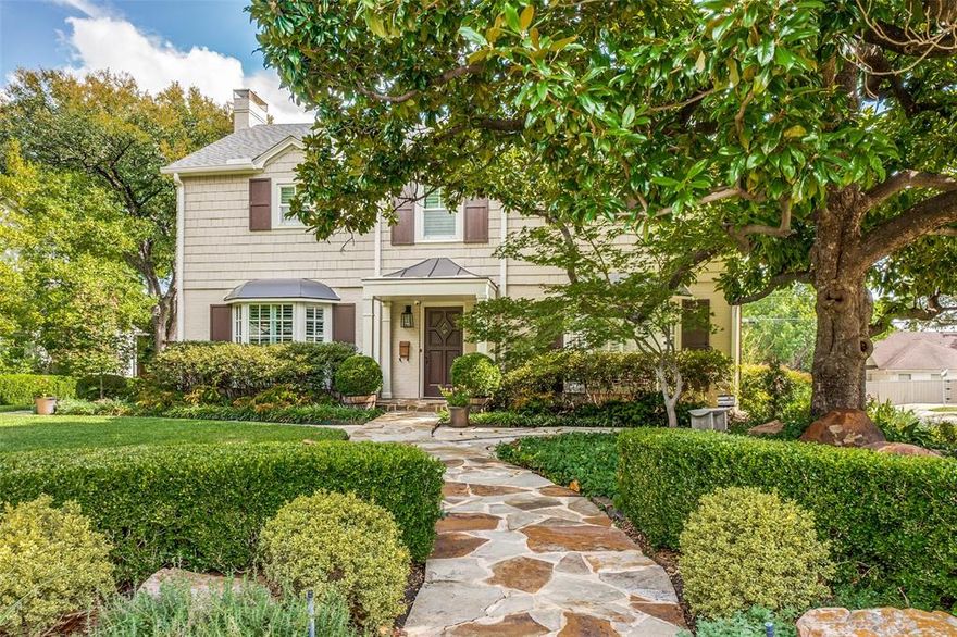 Updated traditional 2-story home on large corner lot 70x160 with gorgeous pool, surrounded by stately cypress trees, and other lush landscaping PLUS an inviting outdoor covered patio!

 Formals enhanced with bay windows; hardwood floors throughout; spacious light-filled Den with 2 bay window seats and French doors leading to delightful patio and backyard overlooking 35' pool!  Kitchen offers stainless steel appliances, including gas cooktop; 2 ovens; warming drawer; along with granite countertops.

Upstairs, each of the 4 bedrooms have their own bath & walk-in closet- plus a Laundry Room with sink & built-in cabinetry
Primary bath enjoys dual sinks; separate shower & tub and marble countertops. Other amenities include: Sprinkler & Security Systems; professional tree & landscape lighting. Other Accessory unit is a Mud Room area at side entry.
This home is waiting for you!