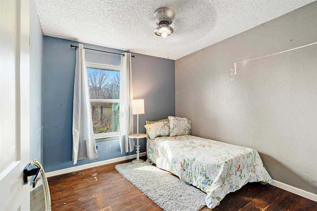 A832 J T SCOTT SURVEY TRACT 8, 5.501 ACRES - Residential