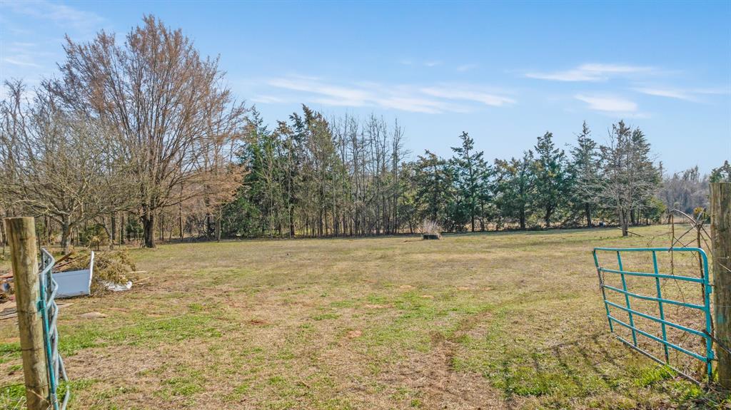 A832 J T SCOTT SURVEY TRACT 8, 5.501 ACRES - Residential