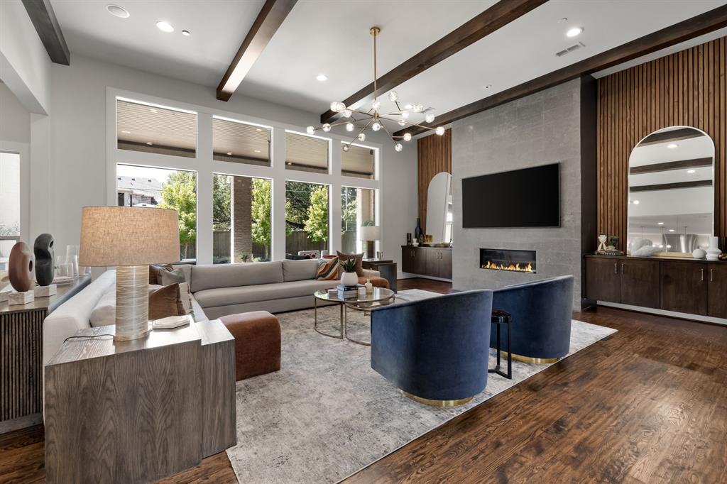 5628 Lindenshire Lane