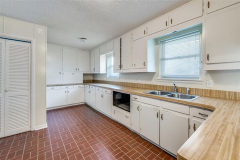 Tiny photo for 5613 Westcreek Drive, Fort Worth, TX 76133 (MLS # 21201015)