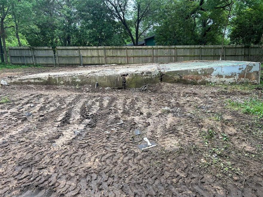 Your Lake Texoma Retreat Awaits!
Discover the perfect setting for your custom home in Glen Ellen Subdivision, Pottsboro, Texas. This beautiful 0.75-acre lot is a rare find, offering the ultimate blend of tranquility and unbeatable proximity to Lake Texoma.

Ready to Build:
Prime Acreage: Generous 32,670 SqFt lot, cleared and prepared for immediate construction of your new home.

Build Your Way: Complete freedom to select your own builder and design a new, modern residence.

Utilities In Place: Key infrastructure is on-site: Electric, Individual Water Meter, and Septic are ready for connection.

The Glen Ellen Lifestyle:
Nestled among mature trees, this hidden gem in Grayson County is known for its spacious, private lots and serene atmosphere. It’s more than a neighborhood—it’s a lifestyle, offering a peaceful retreat for families, retirees, or anyone seeking to escape the city hustle and embrace the charm of small-town living.

Start living the lake life today!