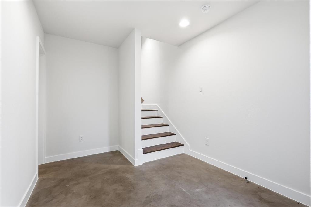 2111 Bennett Avenue 30