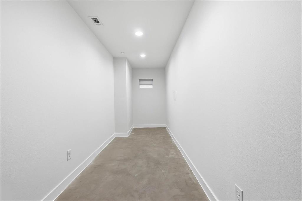 2111 Bennett Avenue 30