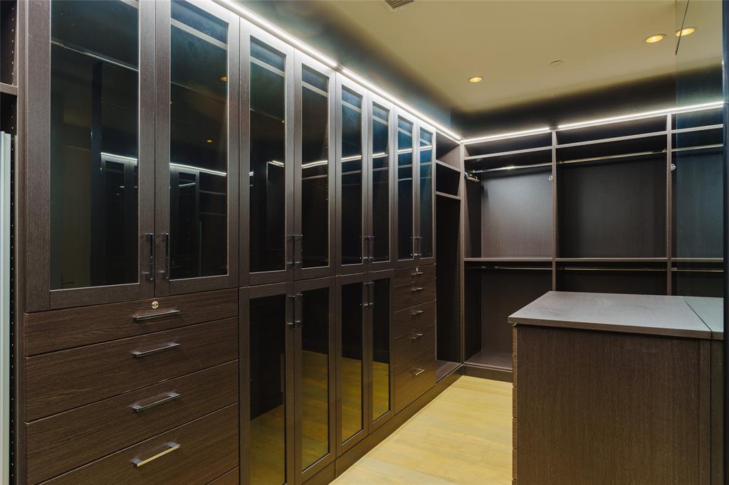 PARKSIDE CONDOMINIUM - Residential