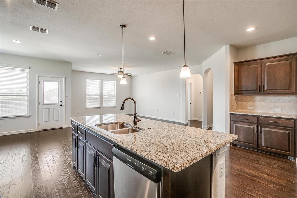 Hawthorns Mdws - Residential Lease