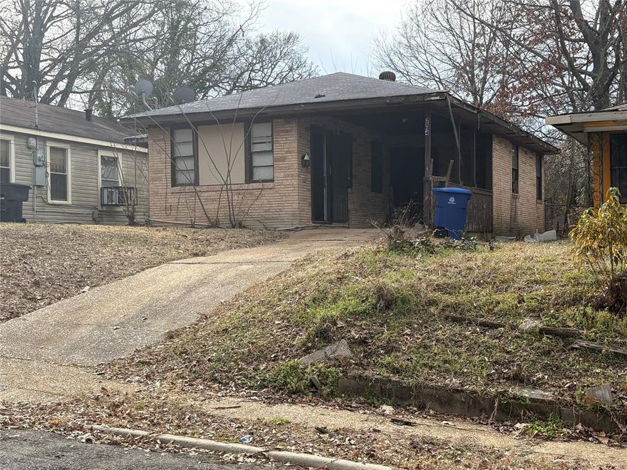 Investment Opportunity! This is property part of a 6 Property Package Deal. Seller is willing to sell smaller package as well. With some renovation and improvements, this property could become a good cash flowing property. Here is some information for all of the properties that is part of the package deal. Each property is under 30K! 1941 Walnut St 22k, 450 E 84th st 25k, 3419 W 70th st 26k, 2529 Merwin st 26k, 1151 Kenneth Ave 23k, 2814 Mertis Ave 21k.