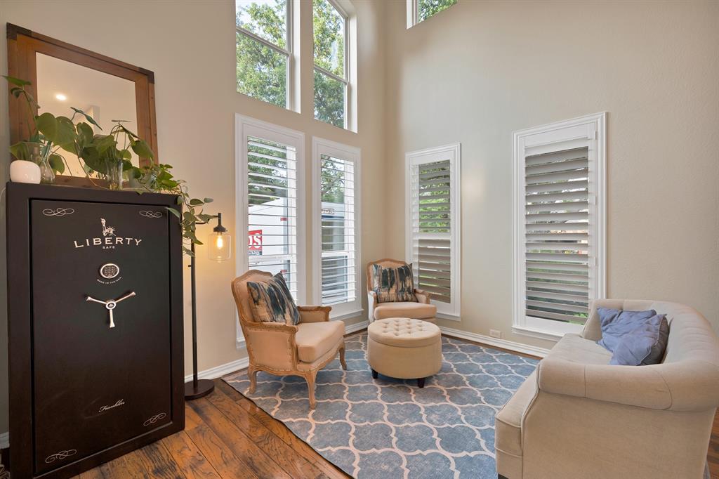 1123 Shadetree Lane