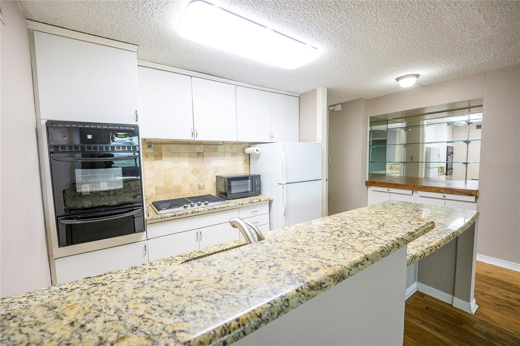 Twenty-One Turtle Creek Condos - Residential