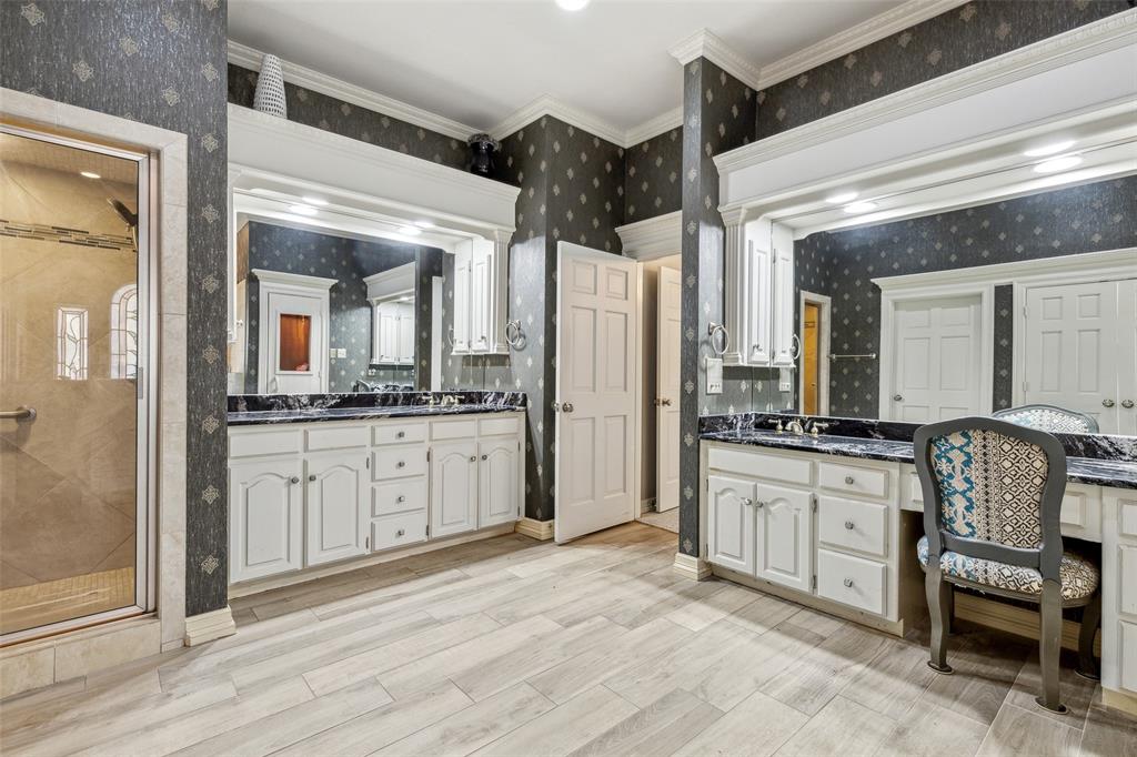 Woodland Hills Colleyville - Residential