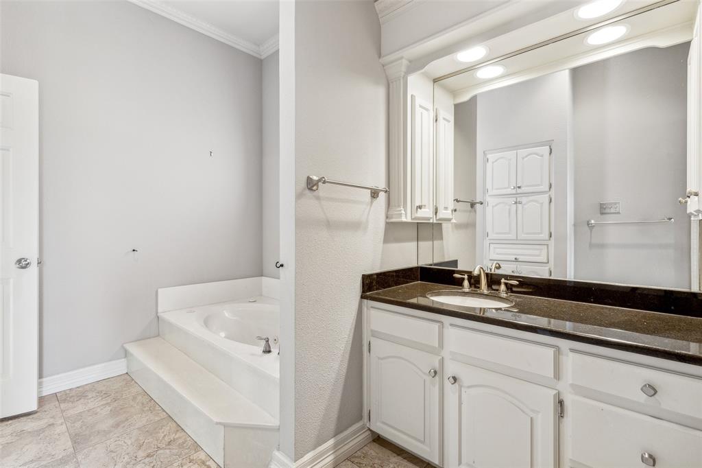 Woodland Hills Colleyville - Residential