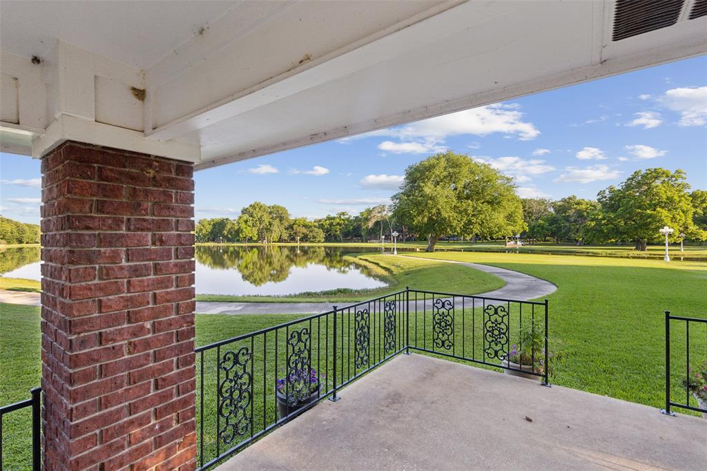 Woodland Hills Colleyville - Residential