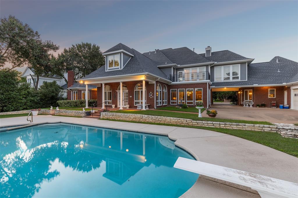 Woodland Hills Colleyville - Residential