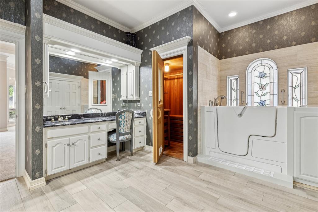 Woodland Hills Colleyville - Residential