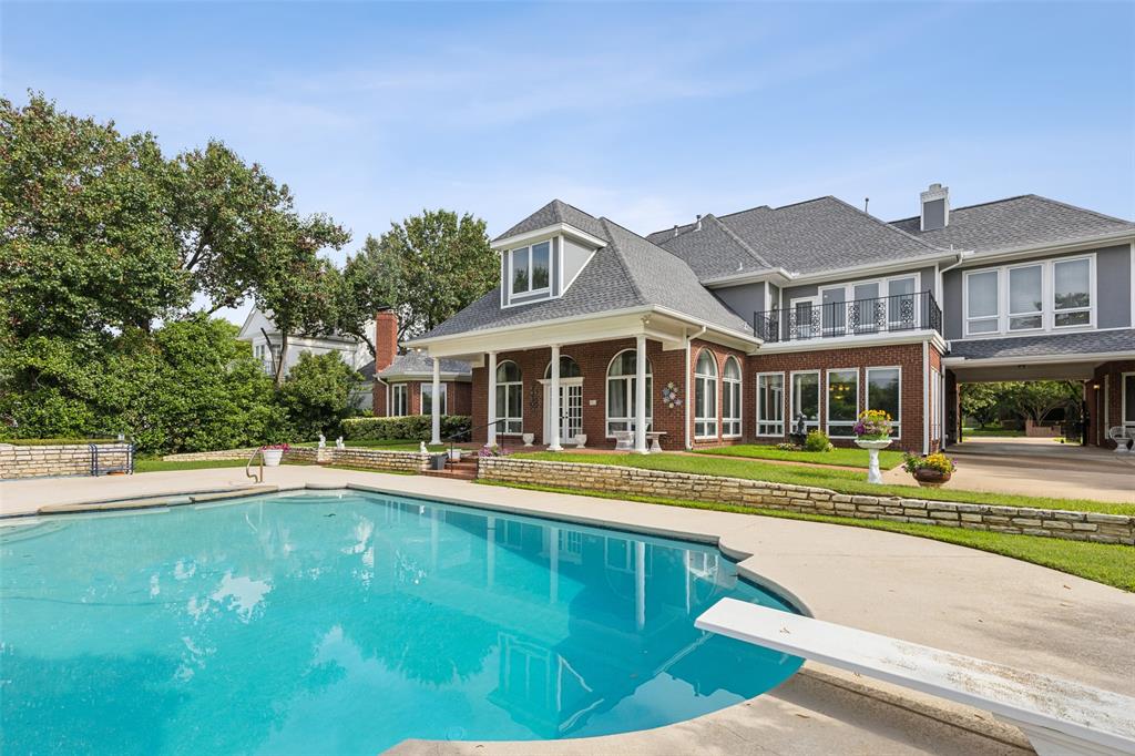 Woodland Hills Colleyville - Residential
