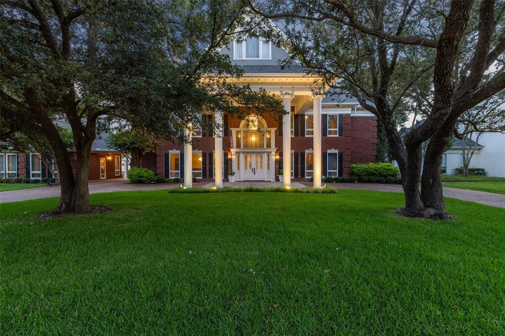 Woodland Hills Colleyville - Residential