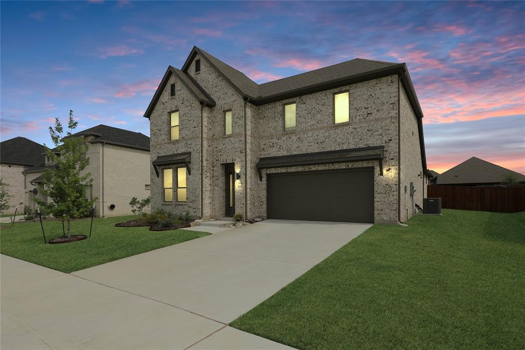 919 Edgehurst Drive