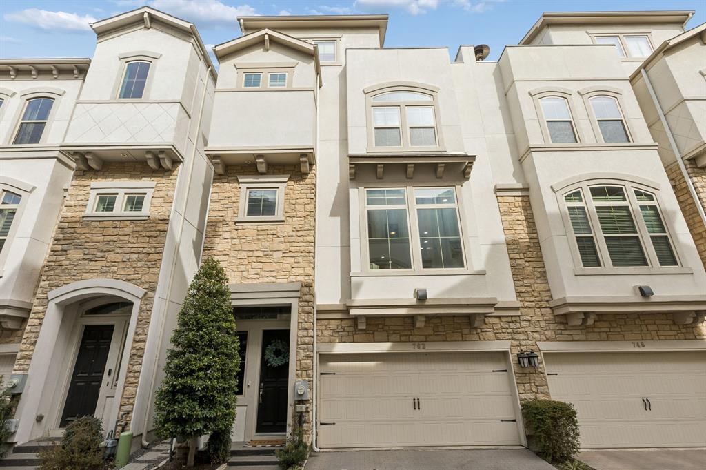 762 Spanish Oaks Place