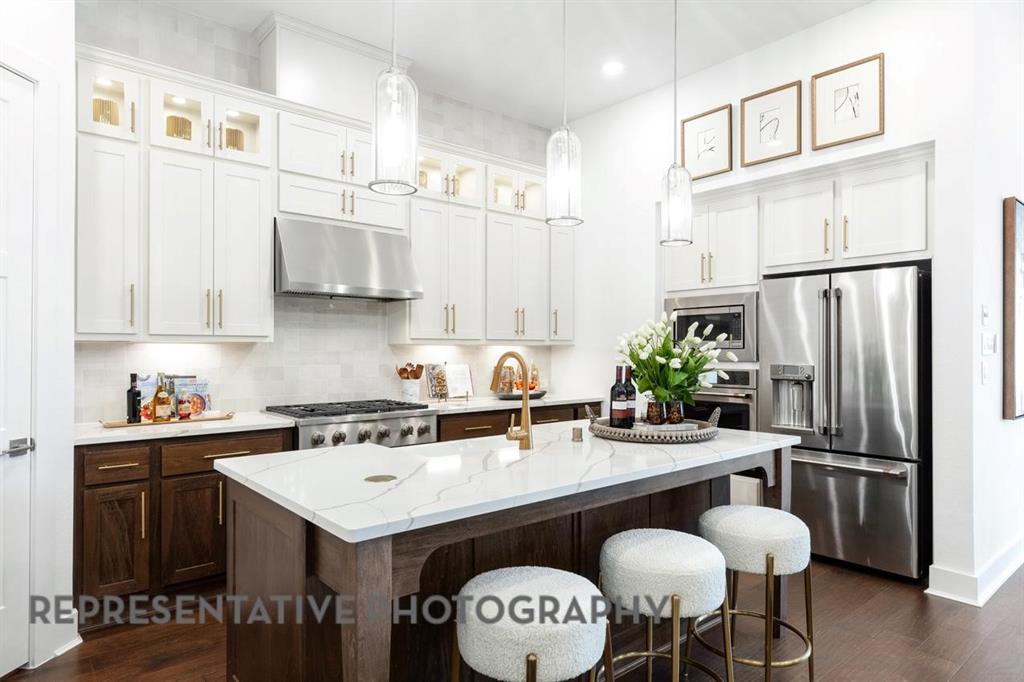 9820 Oak Glade Drive