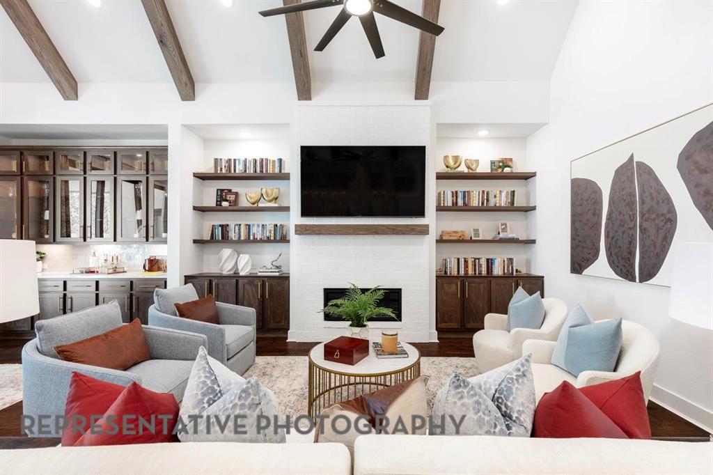 9820 Oak Glade Drive