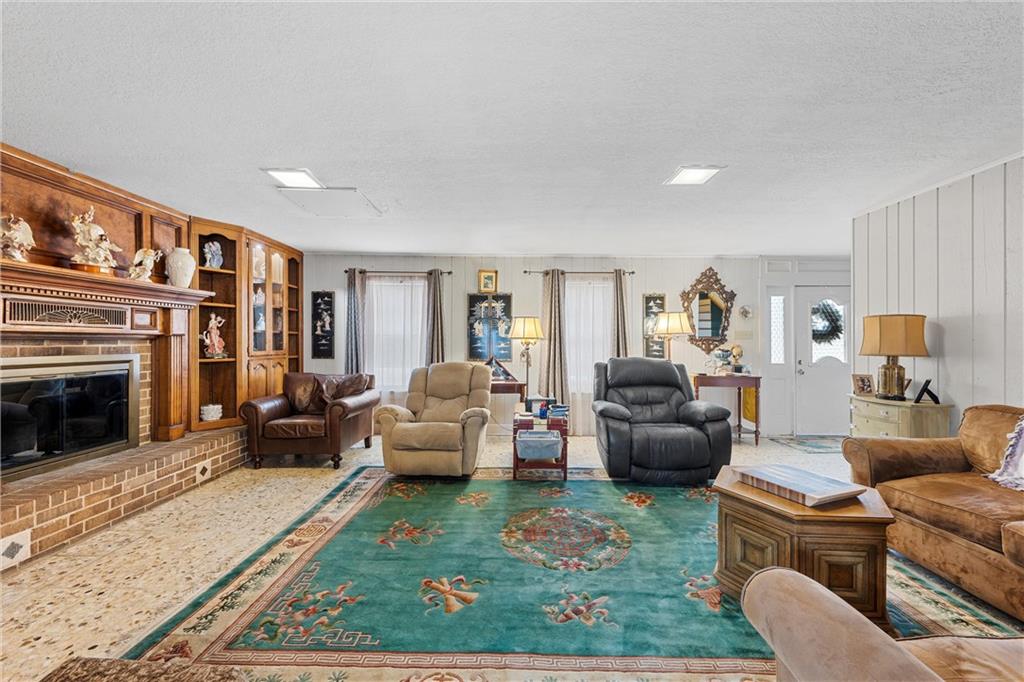 1610 Oak Hollow Drive