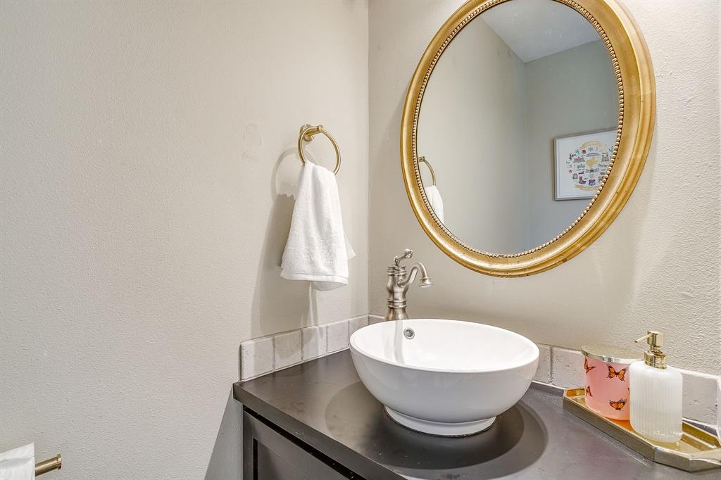 1211 Roaring Springs Road