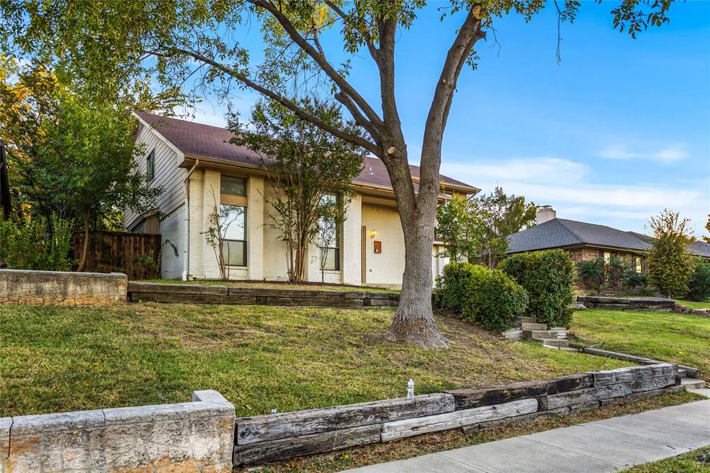 1718 Saint James Drive