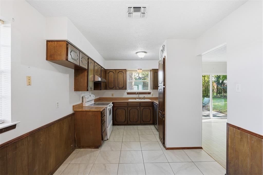 CRESTMOOR PARK WEST - Residential