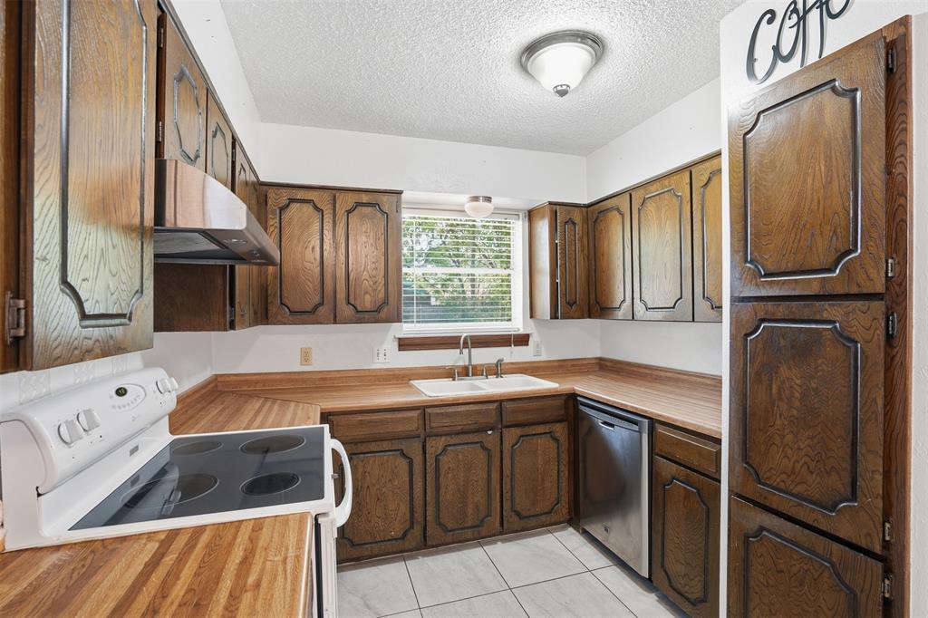 CRESTMOOR PARK WEST - Residential