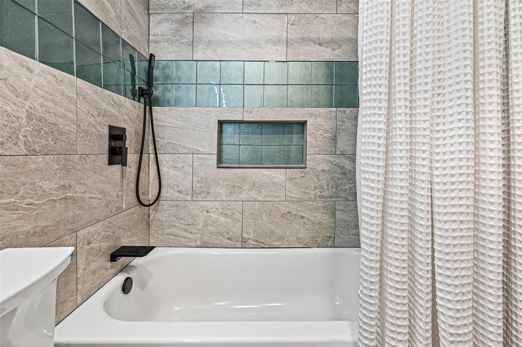 Blue Water Shores - Residential