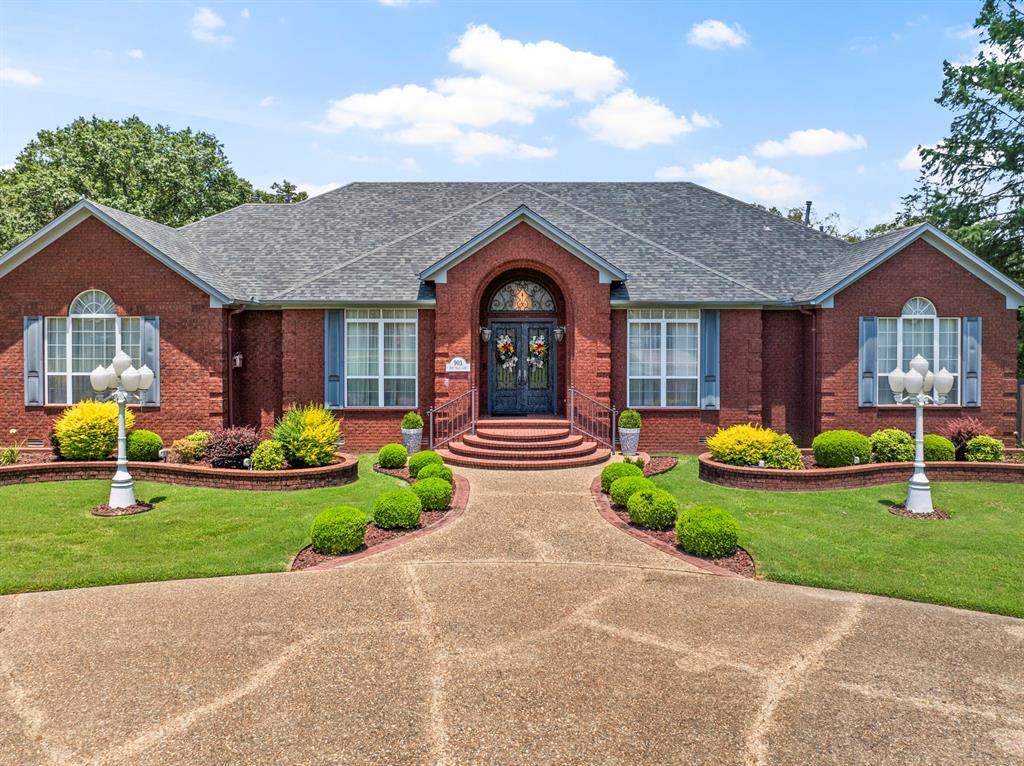 903 Deer Trail Ln
