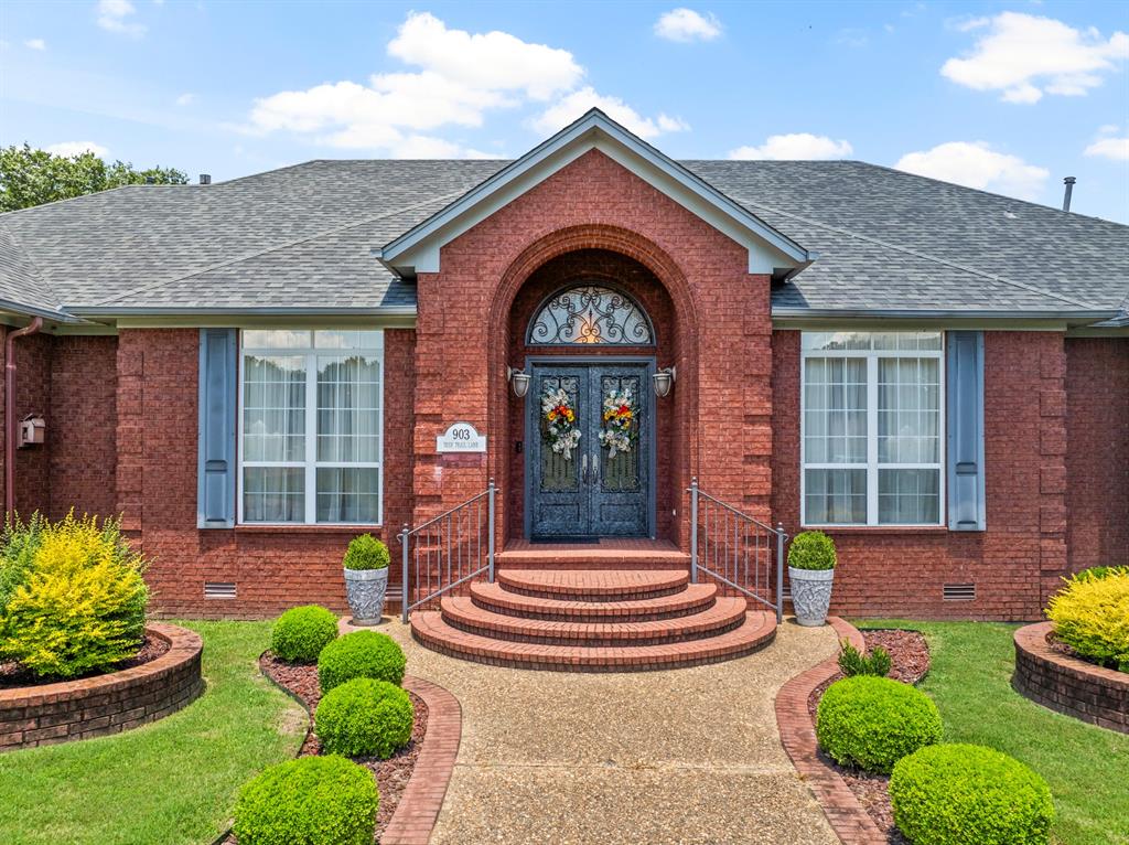 903 Deer Trail Ln