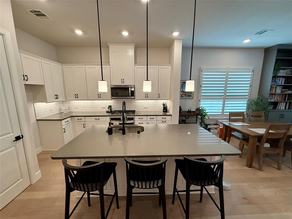 4404 Grady Lane