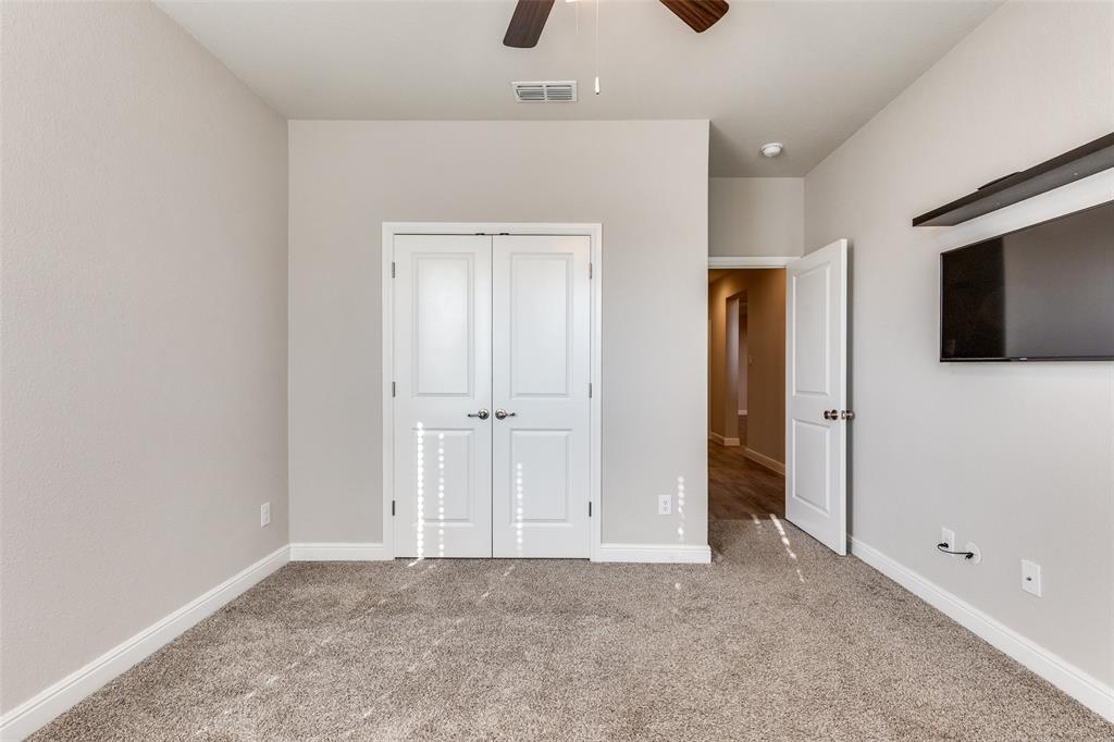 521 Roundstone Road