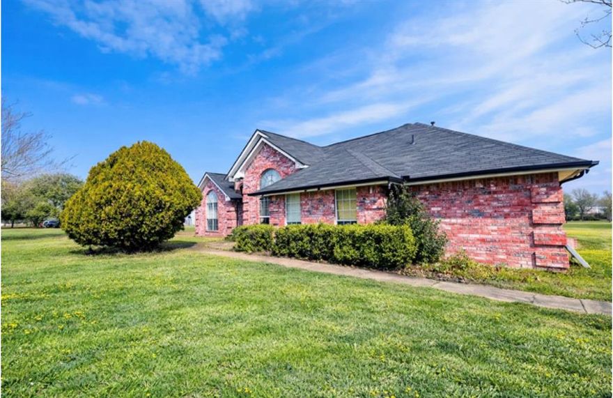 PRICED UNDER 300K , 1 Acre MINI RANCH MUST GO. CASH OR CONVENTIONAL ONLY! EVERYONE PLEASE SUBMIT BEST AND HIGHEST OFFER BY MAY 3rd , at 5:00pm. SATURDAY 6:30PM NO MORE SHOWINGS ALLOWED. PRICE REFLECTS COSMETIC REPAIR NEEDED .. NO HOA & NO KNOWN RESTRICTIONS..  Back acreage is fully fenced for small farm animals. Minutes to DFW METROPLEX making it a quick commute to work. Plenty of parking in the front and back or in the garage. Bring your chickens and small goats. This home offers lots of space outdoors large front side and back yard.