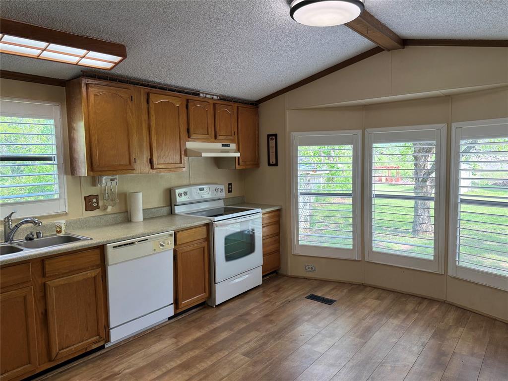 Nocona Lake Estate - Residential