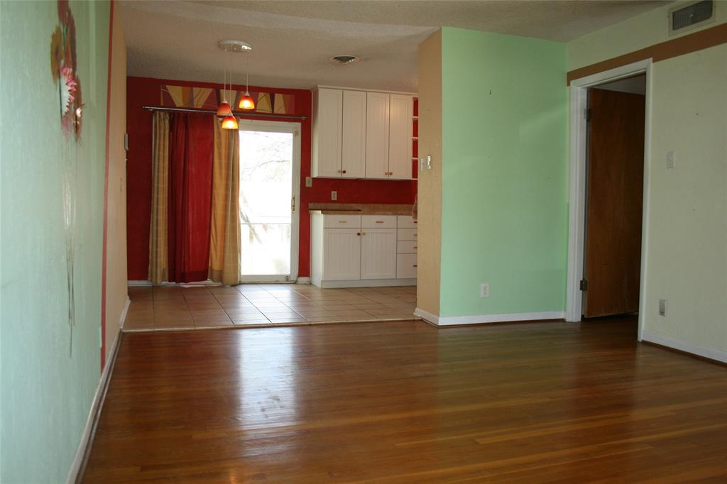 Valwood Park 06 - Residential