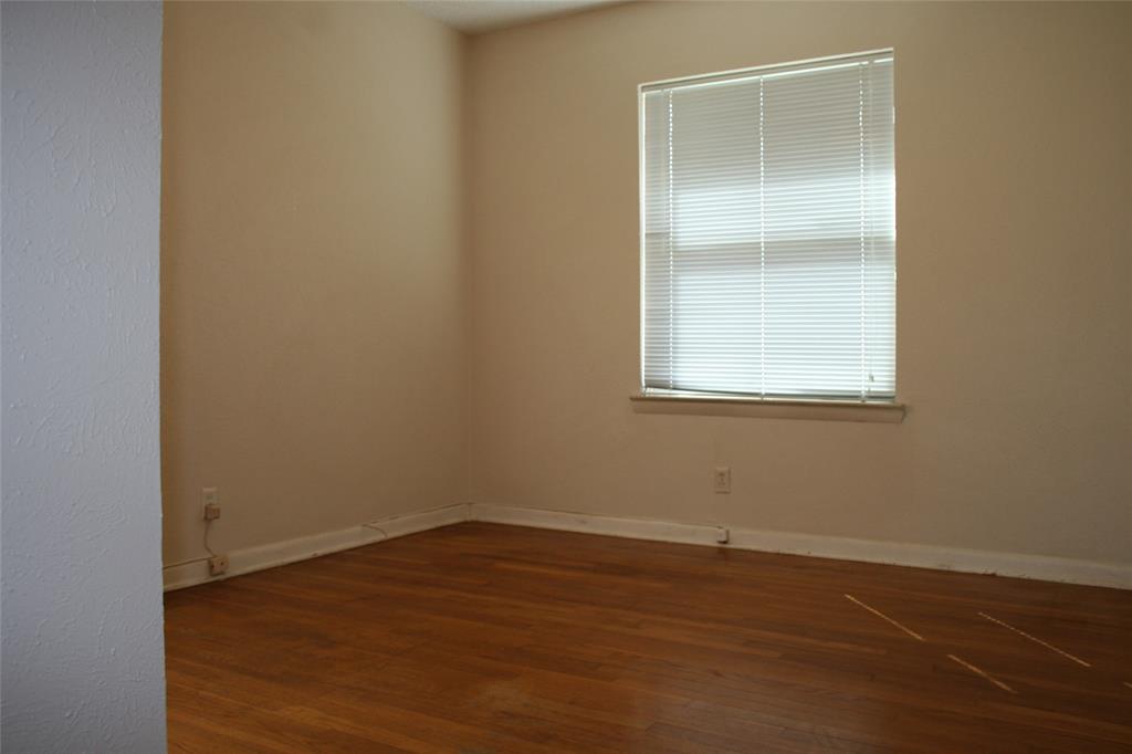 Valwood Park 06 - Residential