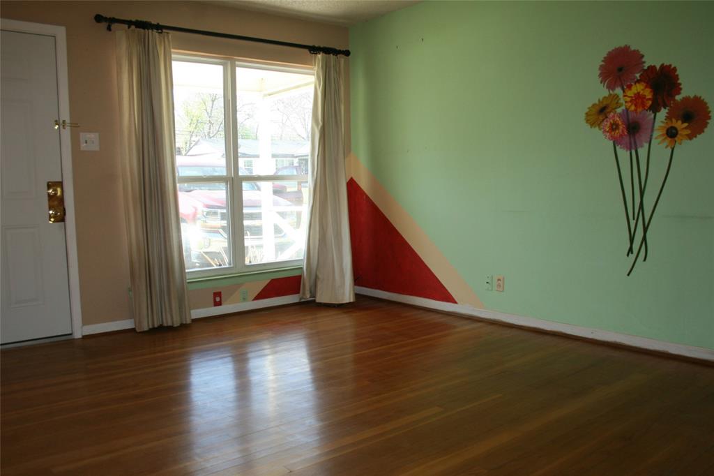 Valwood Park 06 - Residential