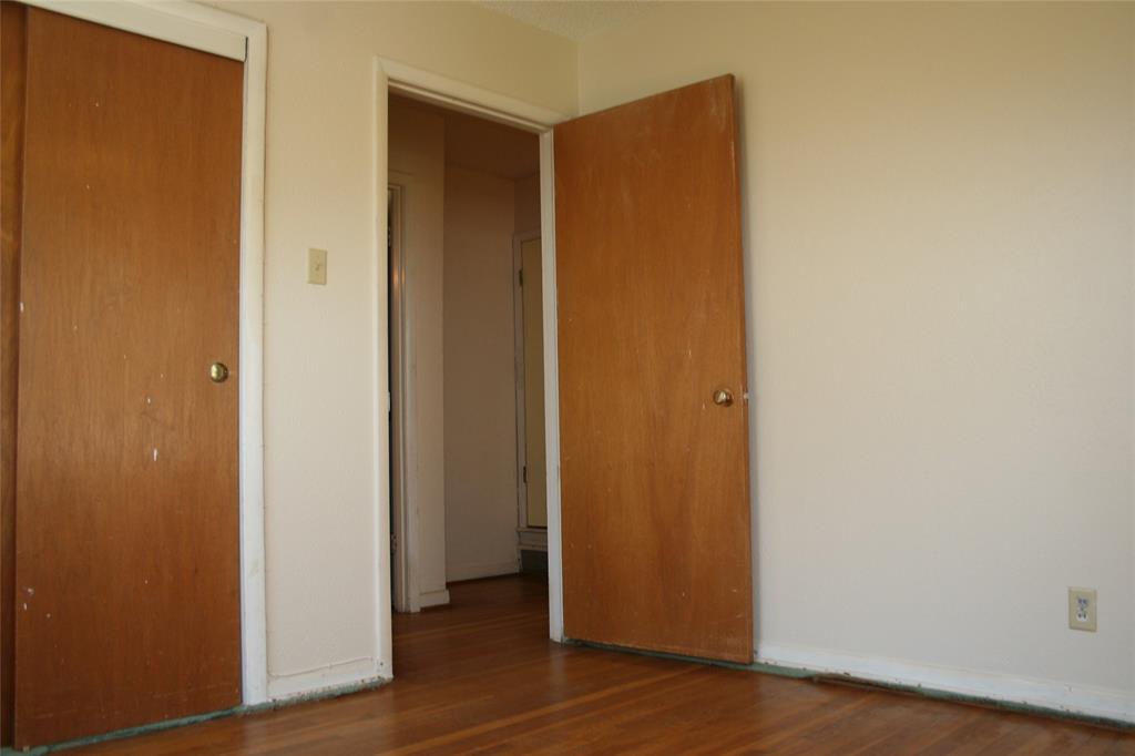 Valwood Park 06 - Residential