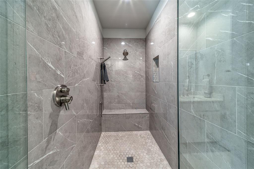 31 Dallas Square #1 - Residential Lease